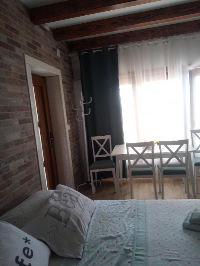 Studio Apartman Luka Starigrad Paklenica Extérieur photo